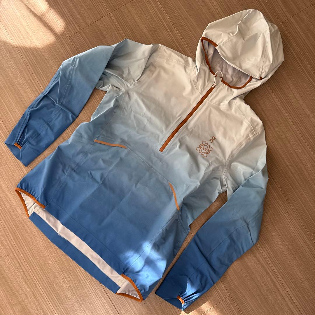 On グラデーション フード付きウィンドブレーカー