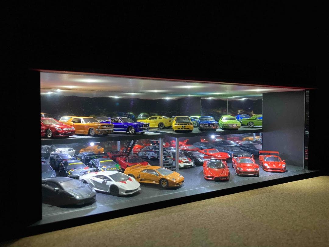 ミニカー用ジオラマ：1/64 ショールームⅣ（ワイドタイプ）最大展示台数24台！