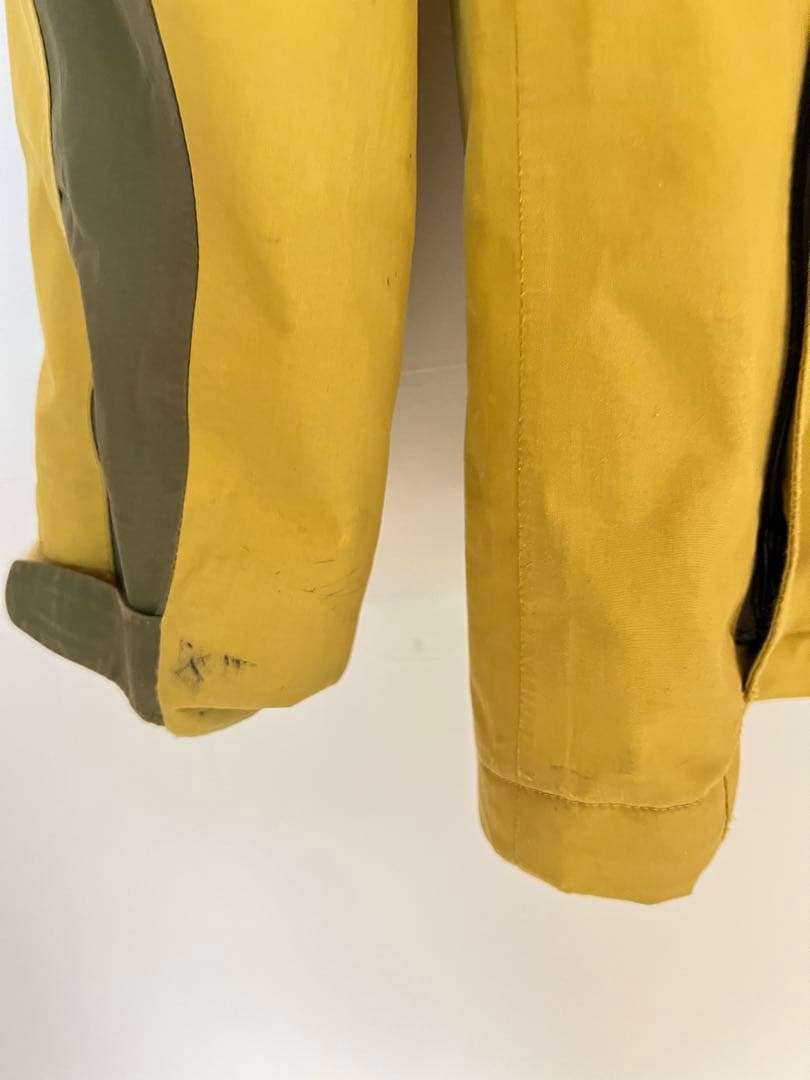 Burton ak swash jacket Gore-Tex中綿入　Mサイズ