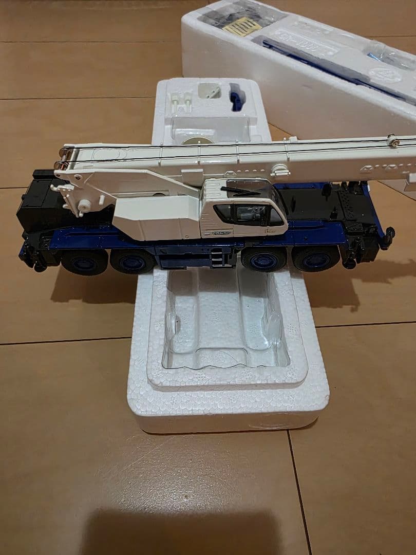 自動車 TADANO GR-1000N CREVO 1000G4