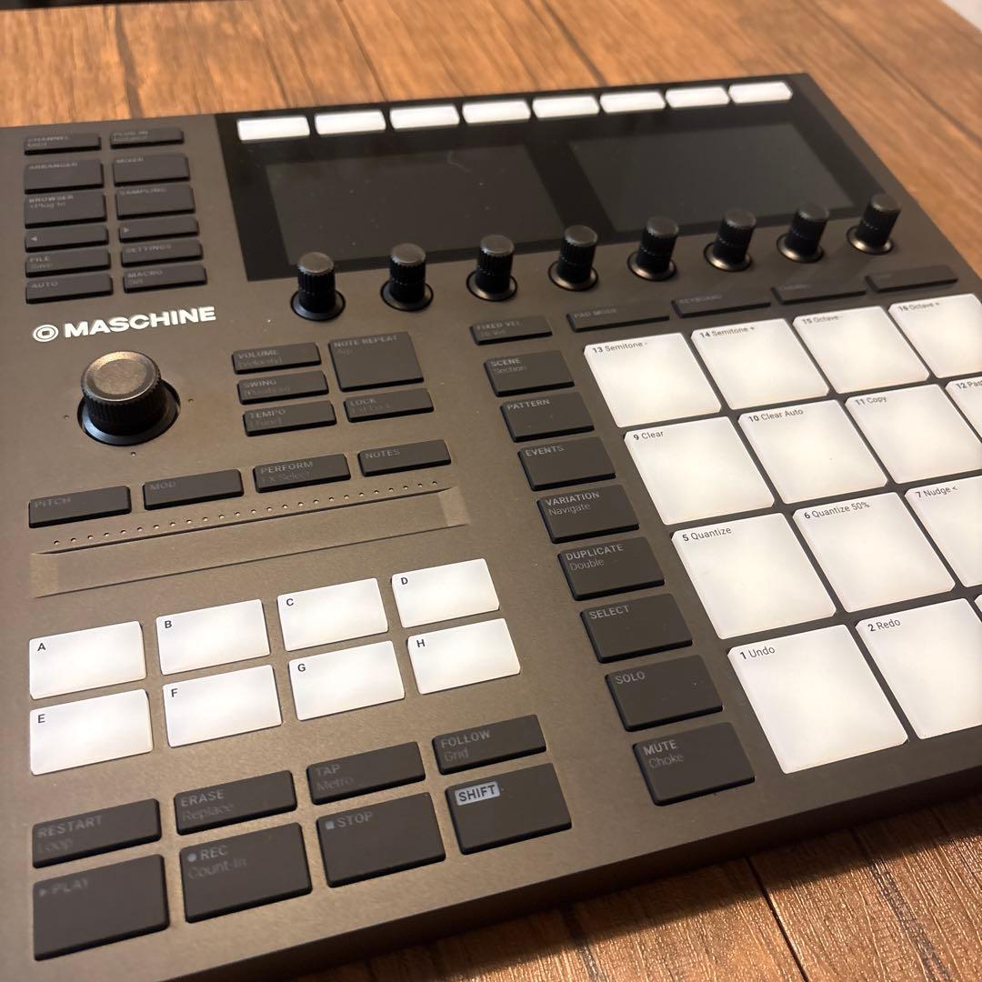 d*ん様 【出品最終日】美品MASCHINE MK3 (ケース付き)
