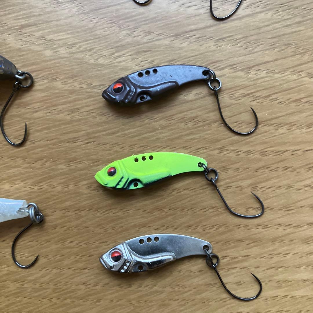 VERSUS WAVEケースとクランクベイト他　管釣りルアー 37個セット