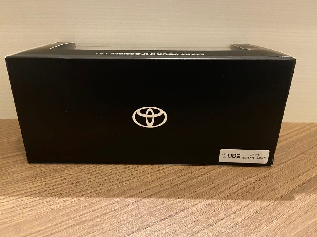 1/30 トヨタ　新型アルファード　カラーサンプル　非売品 ミニカー　ホワイトP