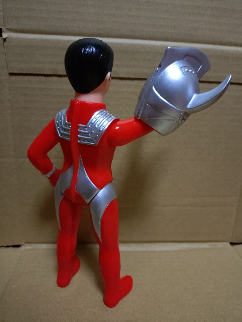 ブルマァク 復刻 マスク取れウルトラマンタロウ(シルバー) ソフビ