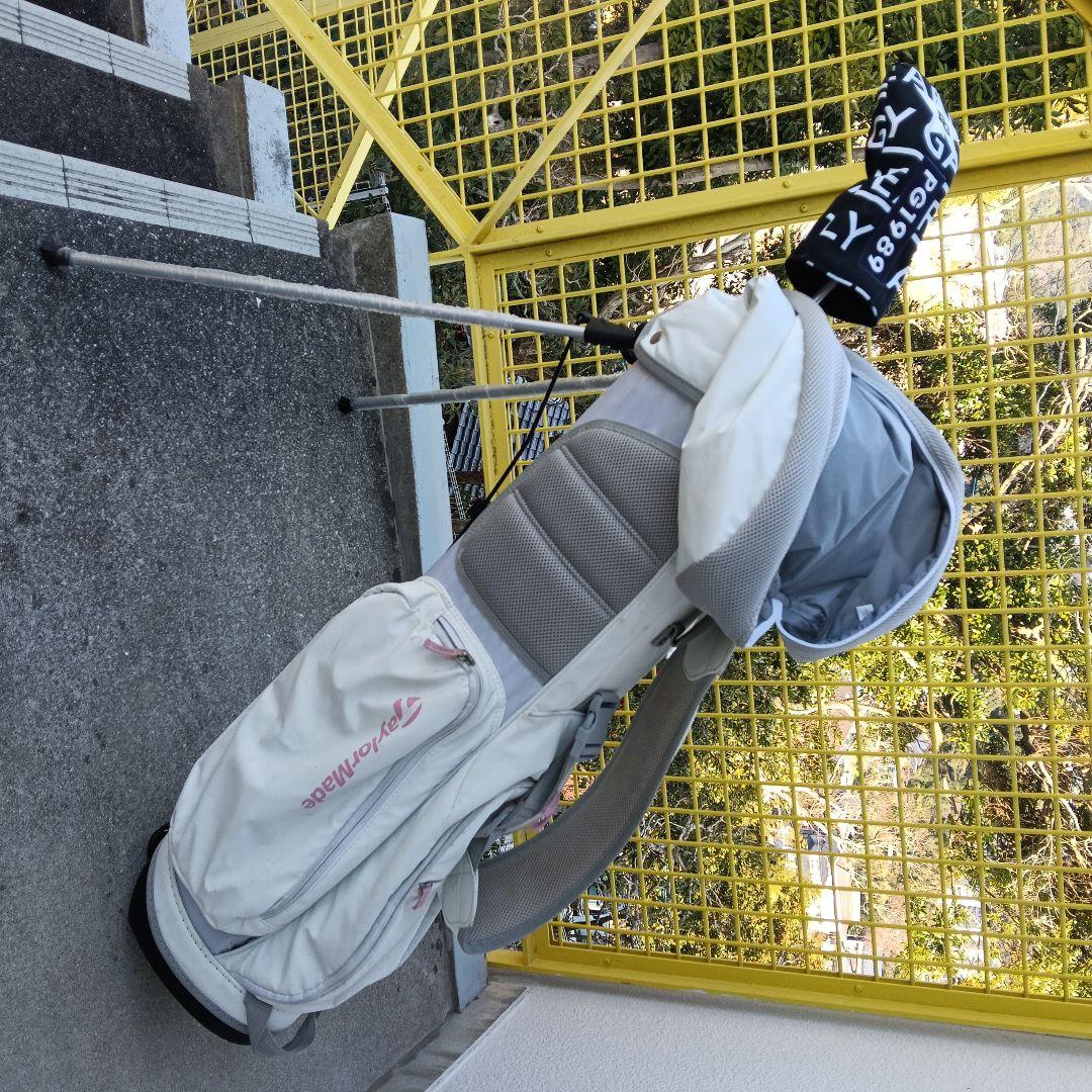 テーラメイドレディース軽量スタンド式キャディバック白