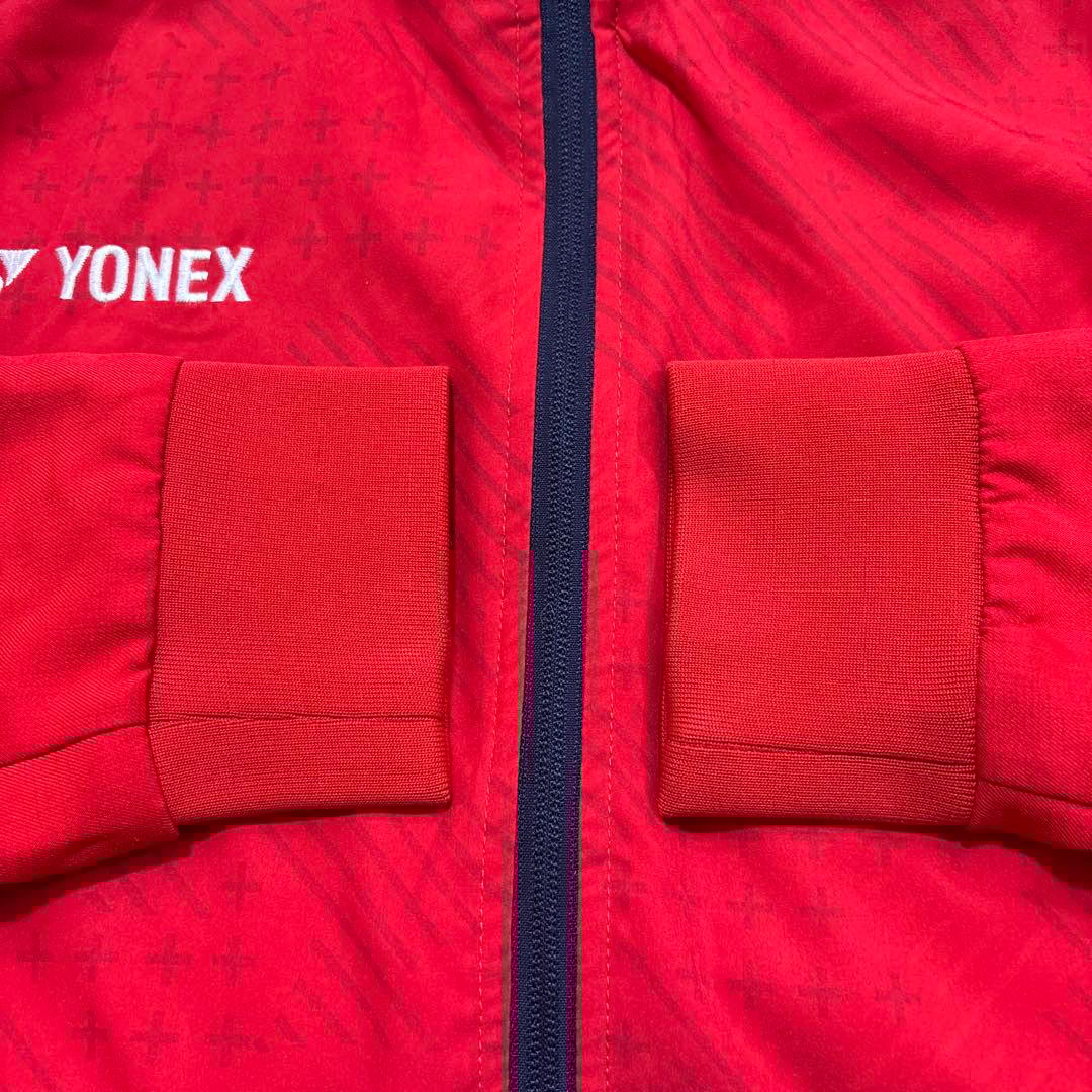 数量限定モデル　人気完売　ヨネックス ヒートカプセル ウィンドジャケット L 赤