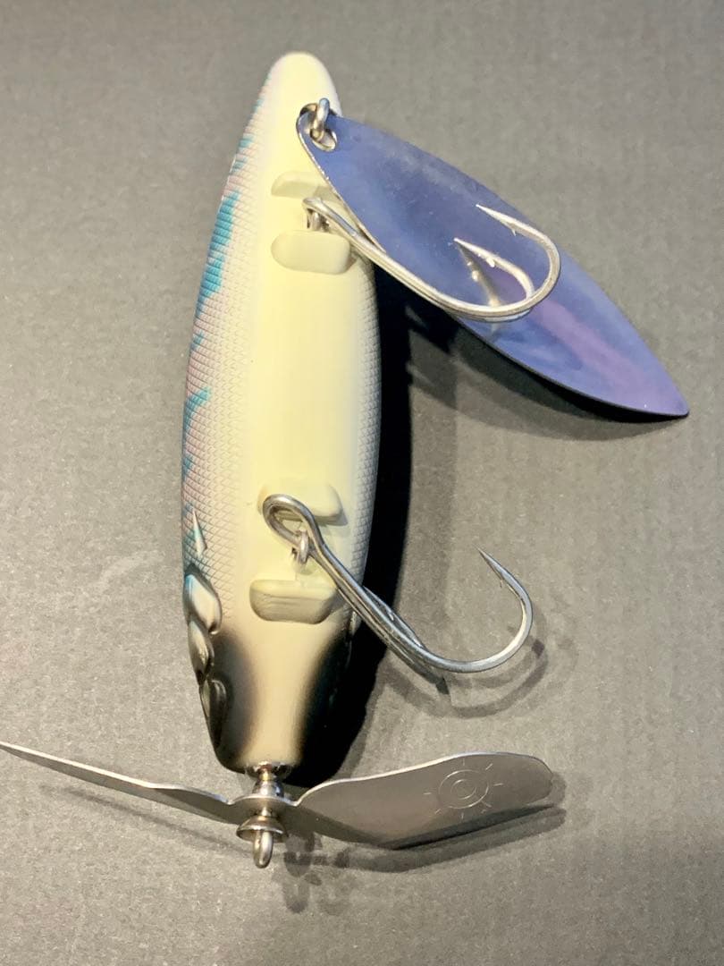 痴虫（チムシ）プラカブメス　オイカワメス