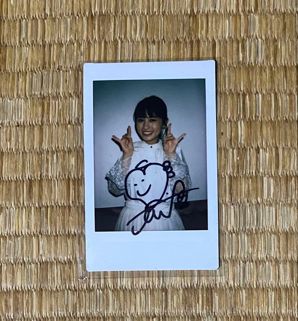 1. 逢田梨香子　直筆サイン入りチェキ