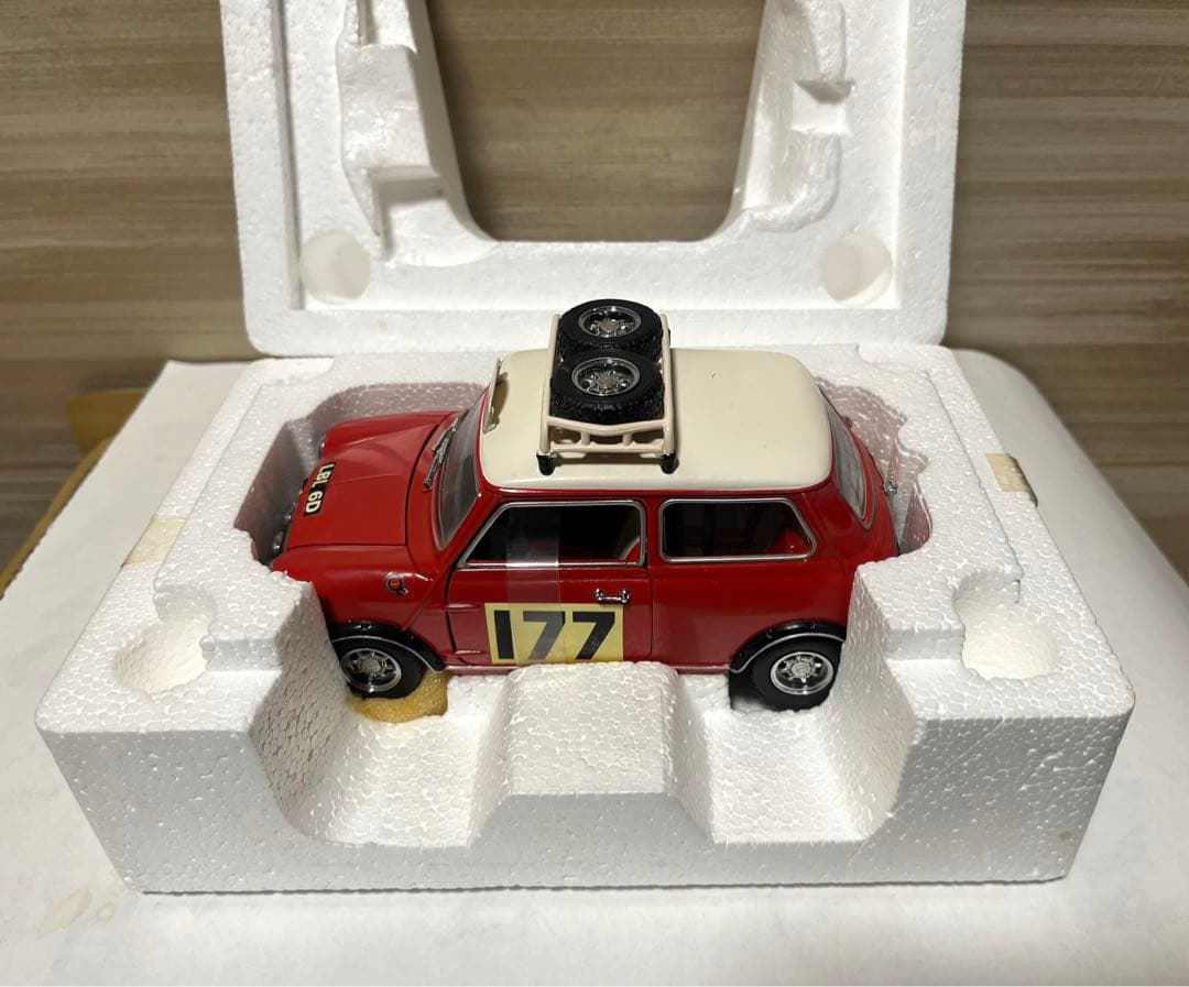 京商 1/18 モーリス ミニクーパー 1275S '67ラリー