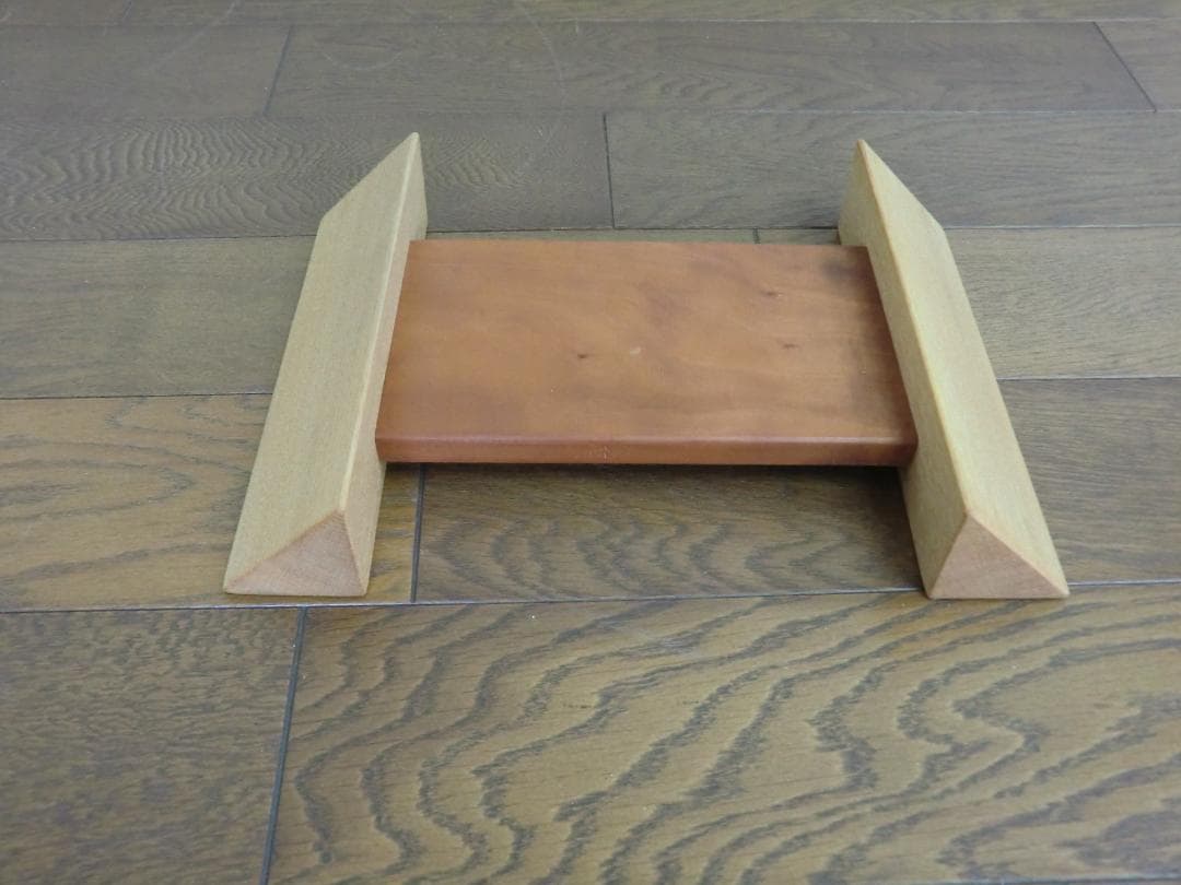 238新品・未使用　木のおもちゃ　手作り木製自動車 バス　木製玩具　乗用玩具