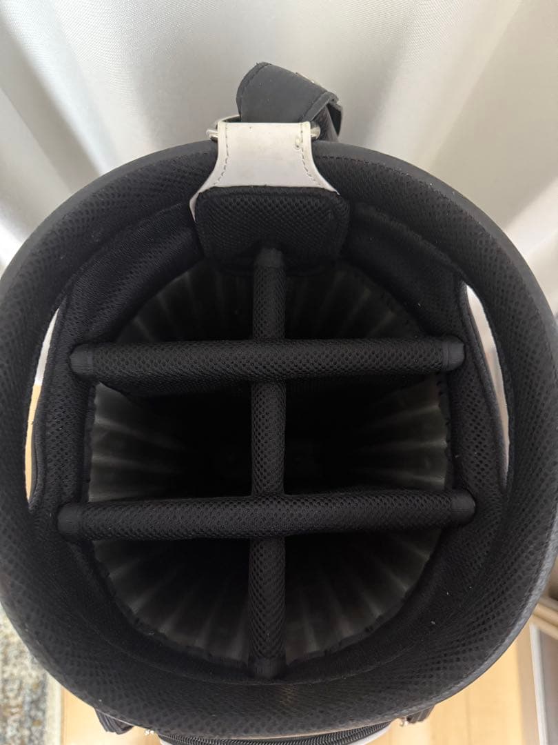 ブリヂストンTOUR B キャディバッグ　9.5型黒×赤　フード付き