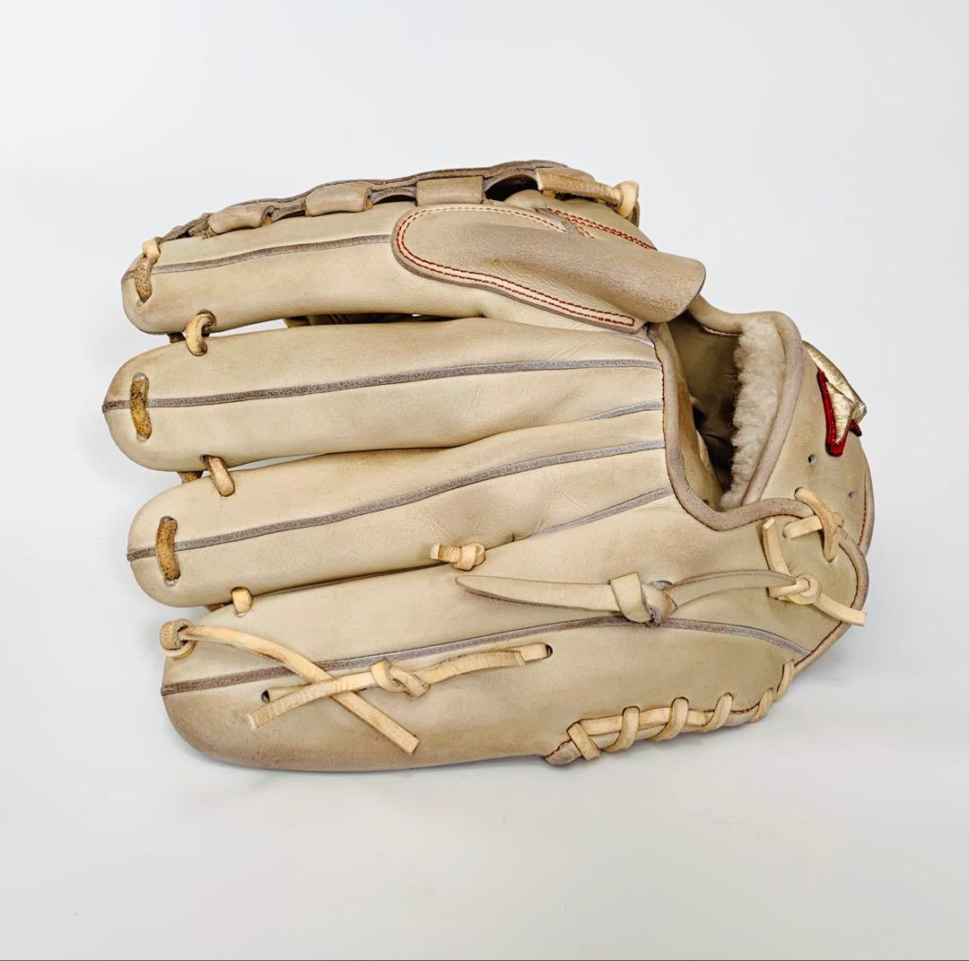 ミズノ グローバルエリート ジャパン硬式投手用ブロンド62,700円