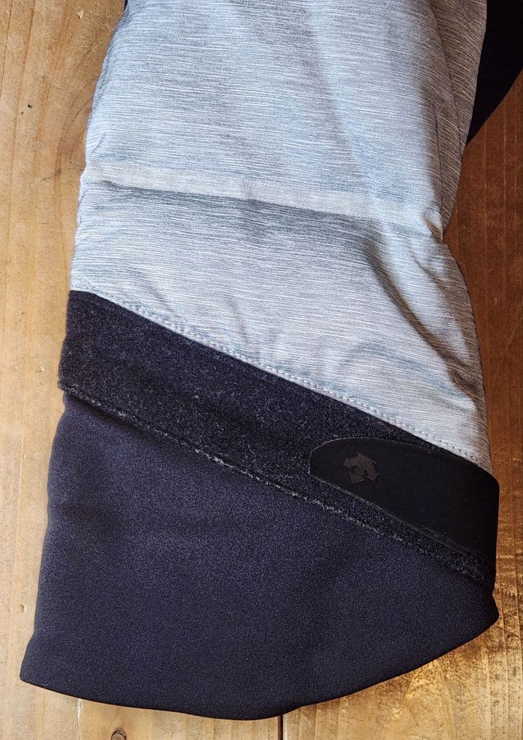 ★美品★DESCENTEゴルフ　メンズ　接結ボーダー ダウンジャケット　サイズM