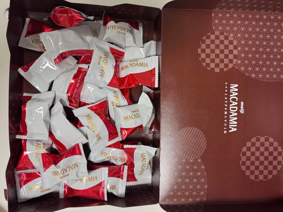 meiji マカダミアチョコ個包装25粒/箱×19箱セット