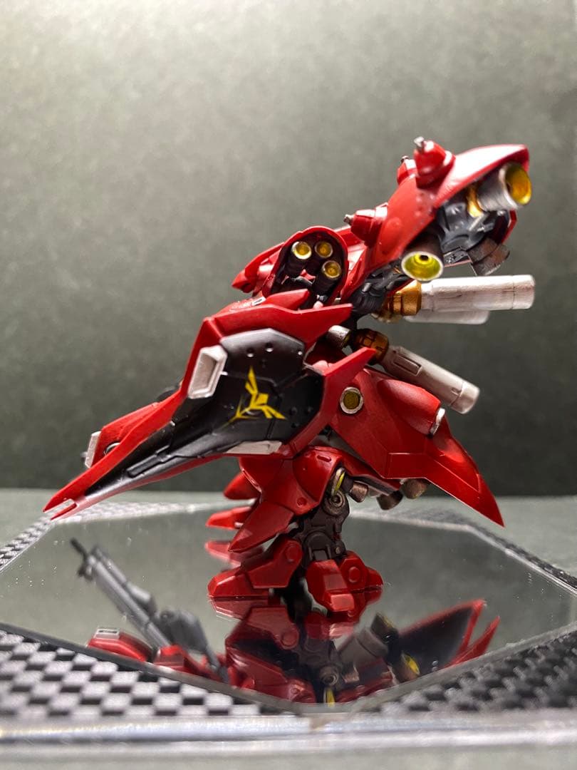 塗装済完成品　ガンダムアーティファクト　 ナイチンゲール　ケース/台座付き