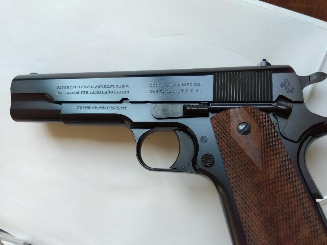 リアルマッコイズ　コルトM1911　強化素材　装填式　プラスチックモデルガン