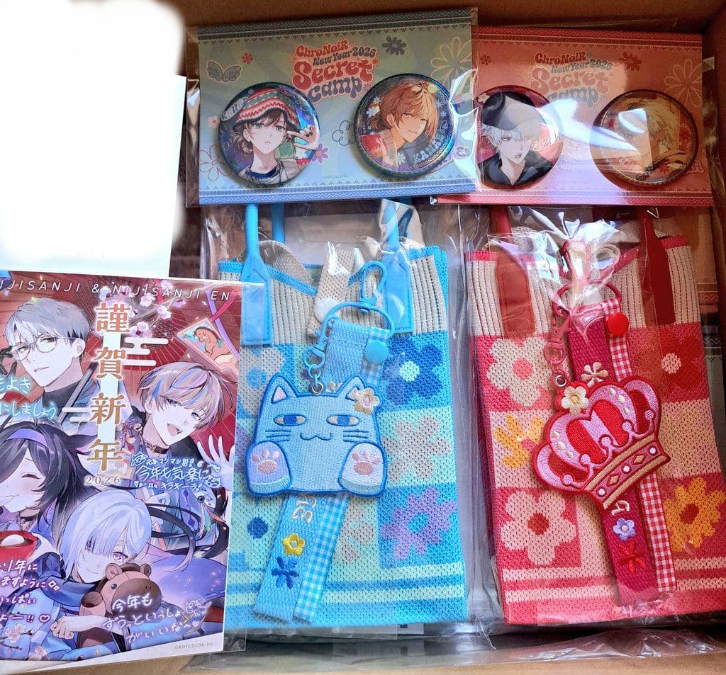 ChroNoiR 葛葉 叶 お正月 福袋 ポーチ 缶バッジ ポストカード バッグ