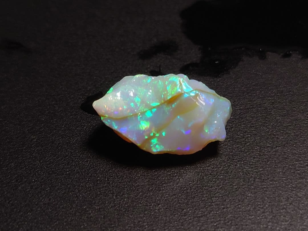 エチオピア　オパール　鉱物　原石　プレシャス　標本　チョーク