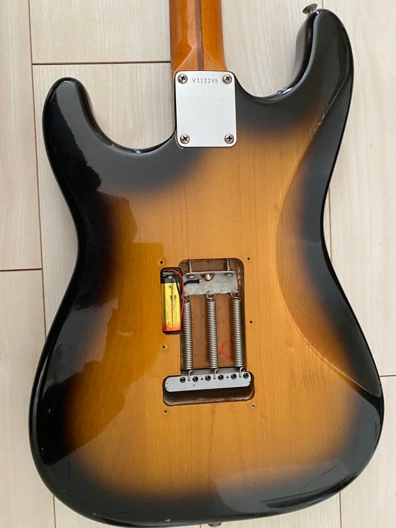 ギター FENDER AMERICAN VINTAGE STRATOCASTER