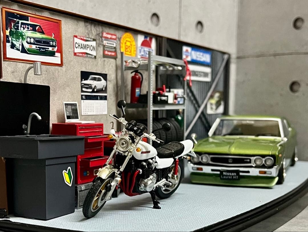 国産名車 1/24 日産 ローレル カスタム ガレージ ジオラマ ZⅡ ミニカー