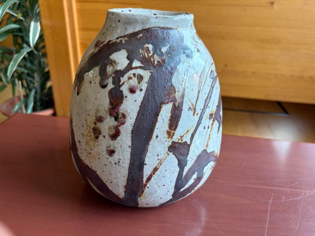 未使用・新品 手作り陶器 花瓶 白茶ストライプ