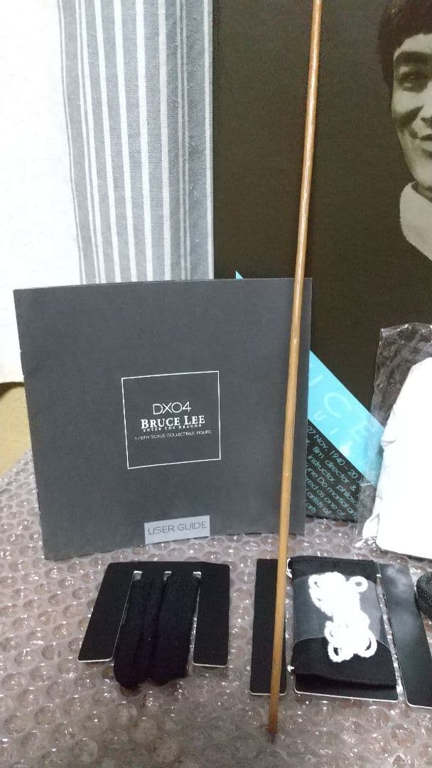 最終値下げ！限定品　HOT TOYS　ブルース・リー 　スーツ　燃えよドラゴン