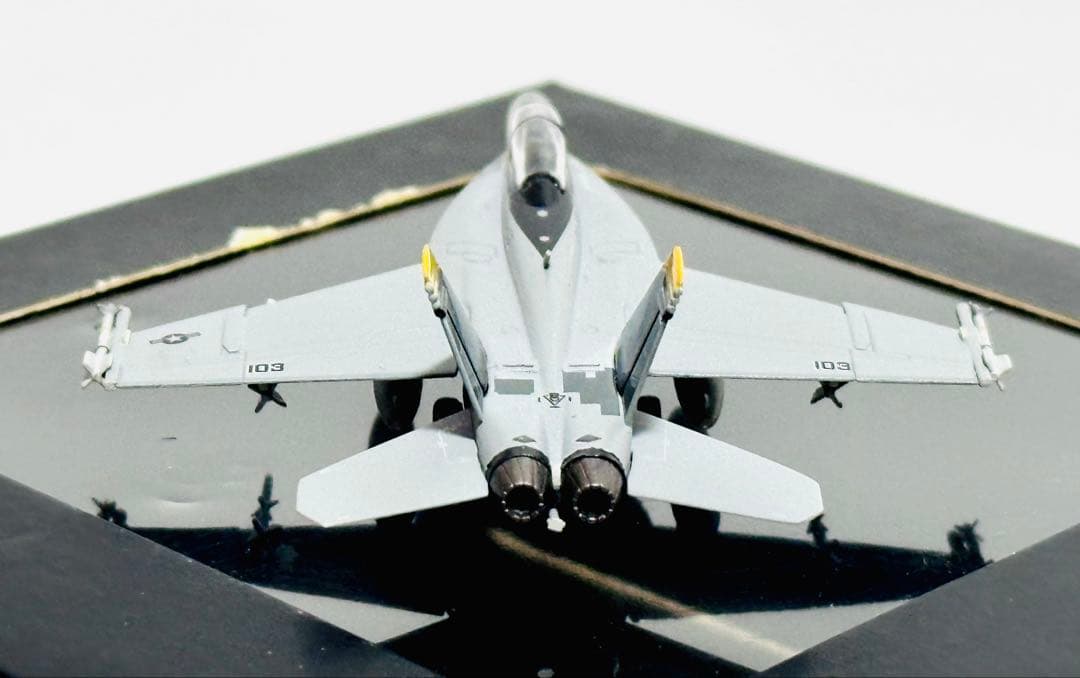 航空機・ヘリコプター hogan M-SERIES 1/200 F/A-18F VFA-103