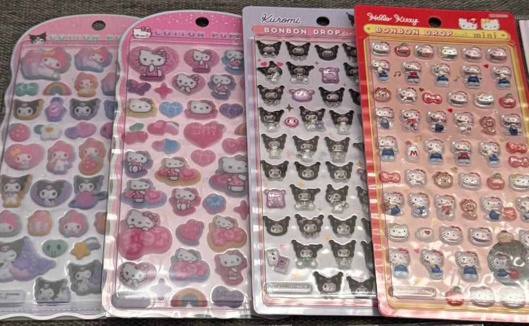 ♡キティ　クロミ　マイメロ　タイルシール　コットンパフィ　ボンボンドロップ　♡