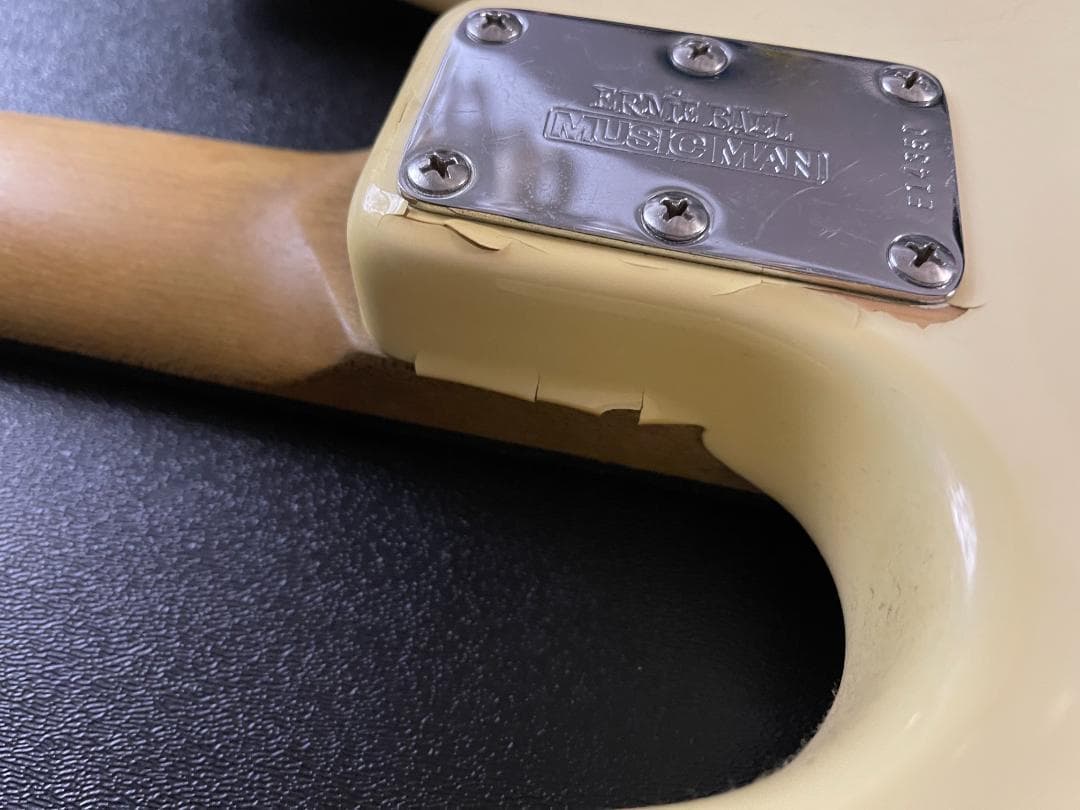 ベース 2005 Music Man Stingray 3 EQ H