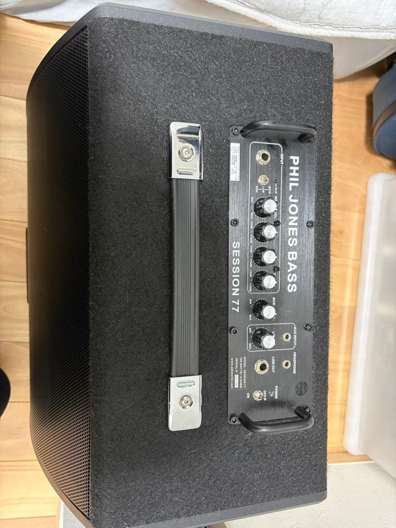 ベース Phil Jones Bass Session 77