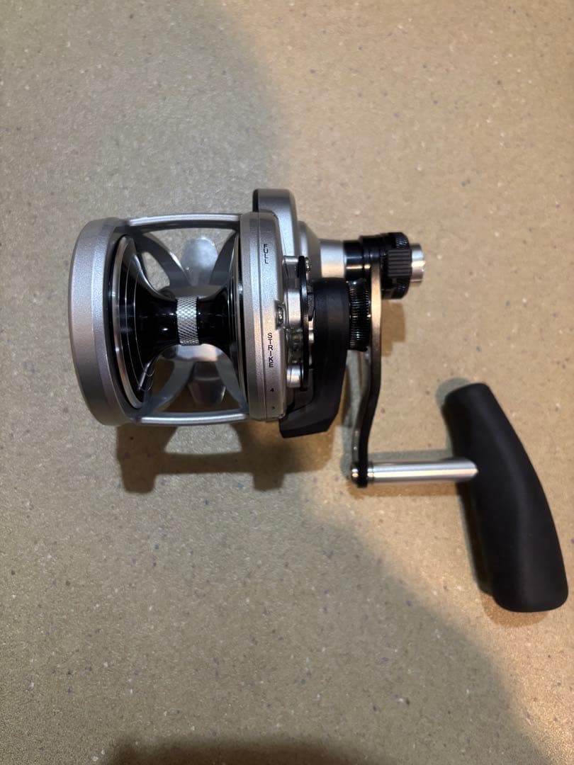 極美品 PENN FATHOM II 25NLD2 ペン ファゾム2 新品未使用