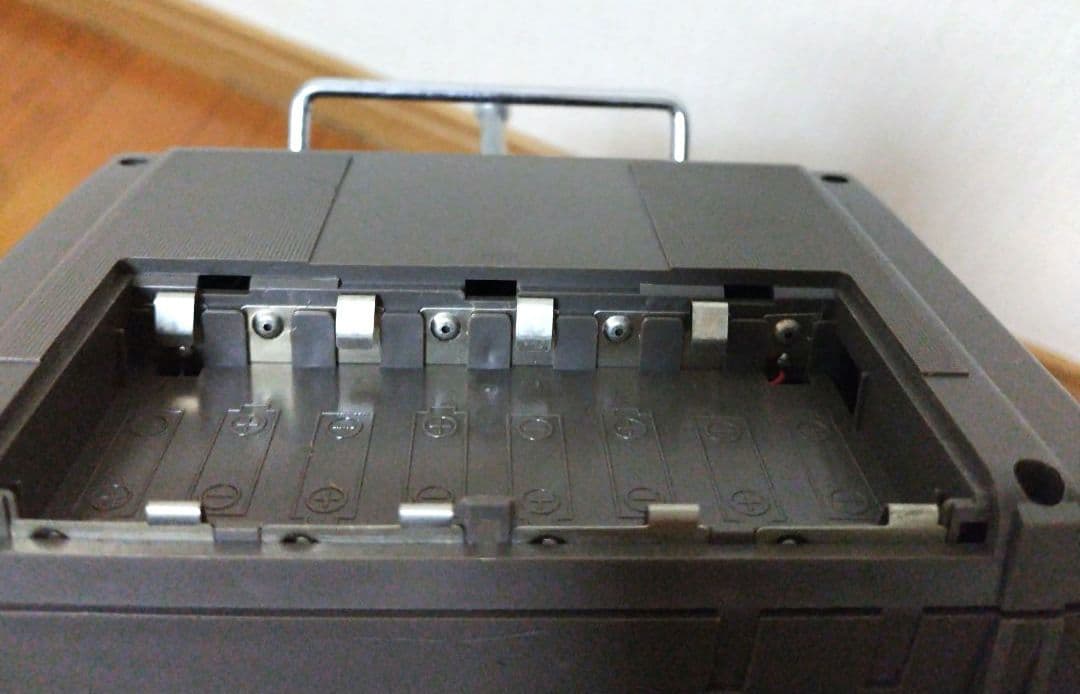 ラジコンカー　京商1/10電動4WD オフロードレーサー オプティマ 組立済品