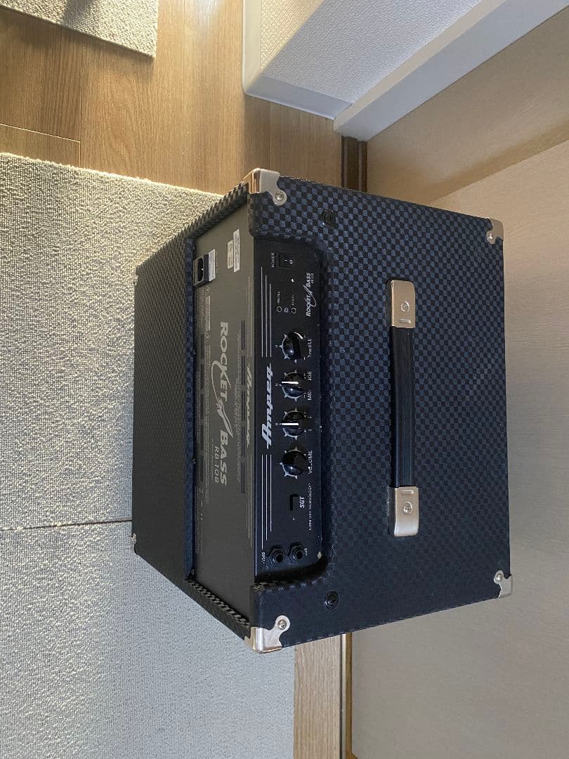 Ampeg RB-108 ベースアンプ　30W
