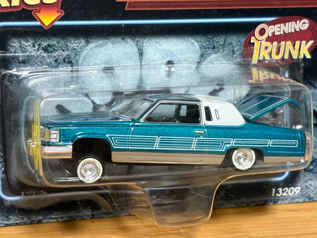 ヨシ '81 Cadillac Coupe DeVille レベル