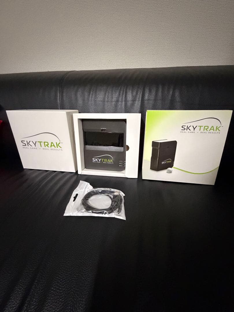 ゴルフ弾道計測器 スカイトラック(SKYTRACK)純正プロテクター付き
