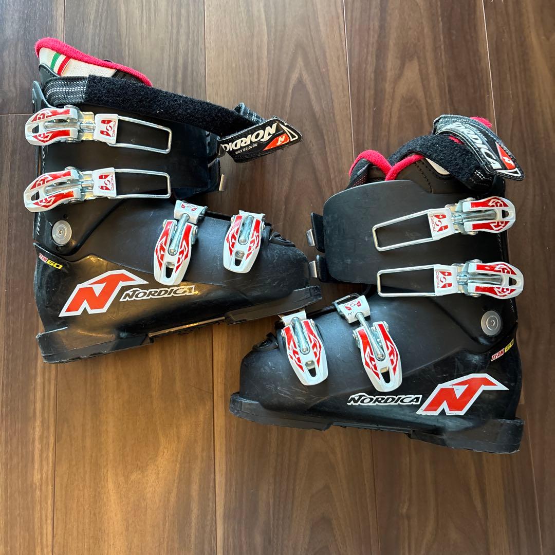 子ども用スキーウェア、ブーツセット （ジャケット・オーバーオール・靴）