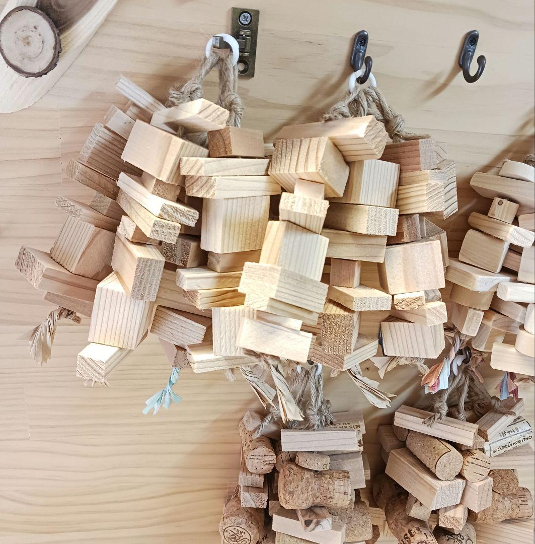 99　インコ　オオム　ガジガジおもちゃ　かじり木　バードトイ