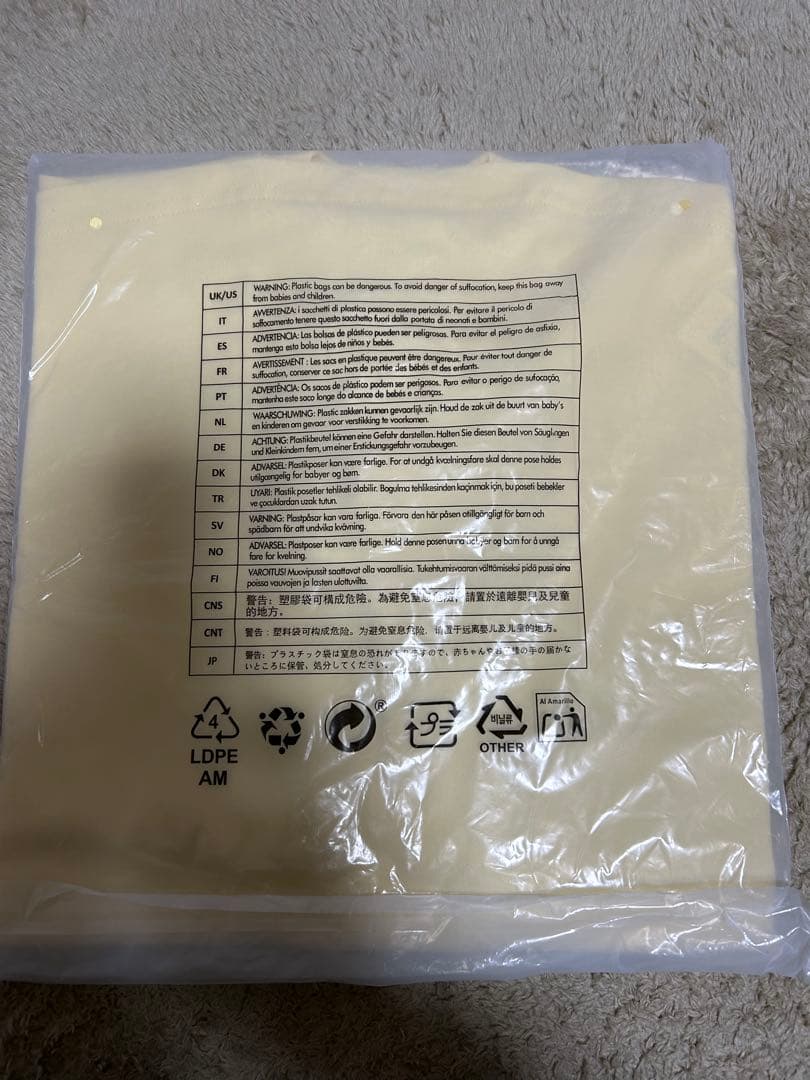 【新品未使用】ディズニーストア　長袖Tシャツ　Lサイズ