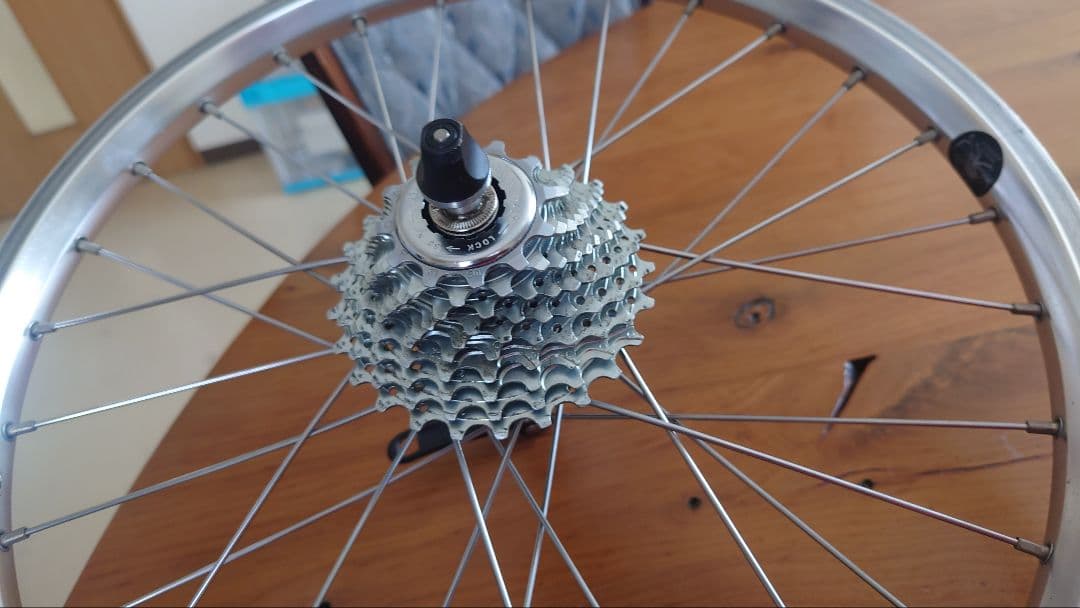 モールトン17インチ369手組み28ホールホイール12-25カンパカセット付