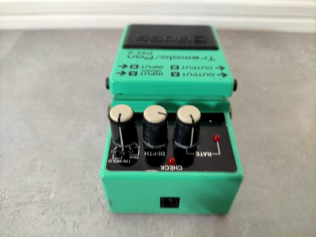 ギター BOSS Tremolo/Pan PN-2