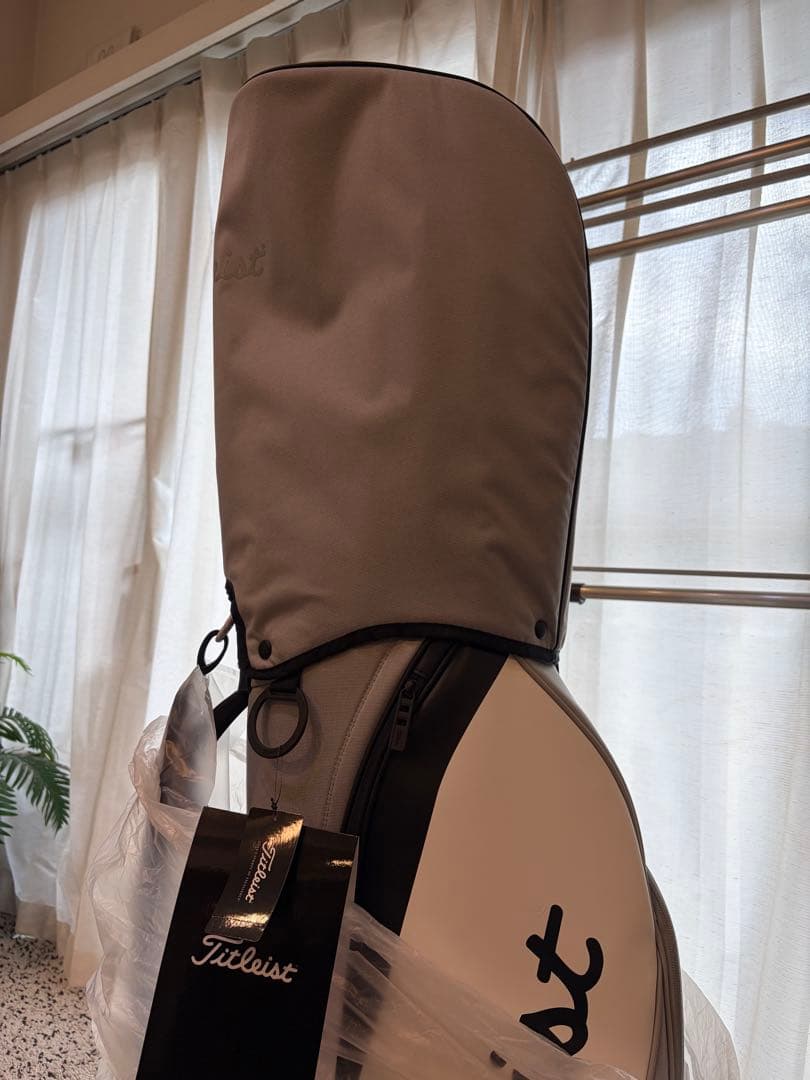 新品 Titleist グレー パースート キャディバッグ フード付き