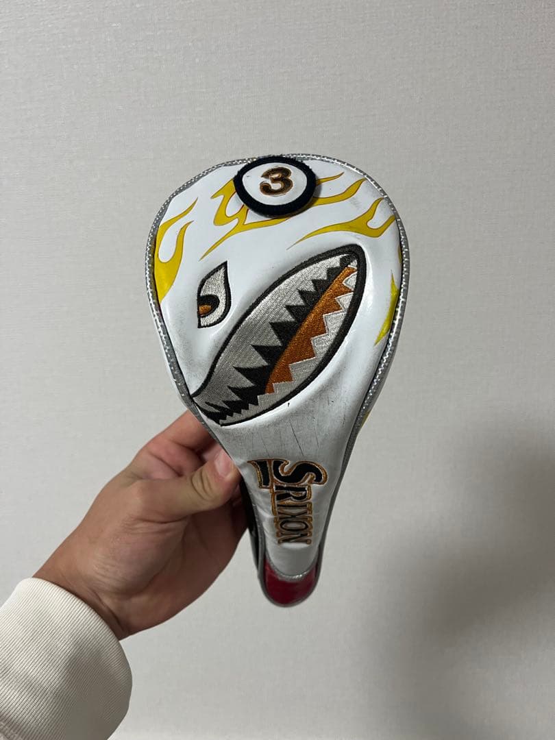 スリクソンキャディバック　ガオモンスター　ヘッドカバー、アイアンカバー、フード付