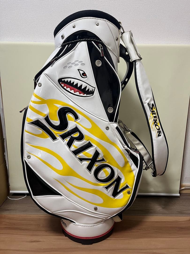 スリクソンキャディバック　ガオモンスター　ヘッドカバー、アイアンカバー、フード付