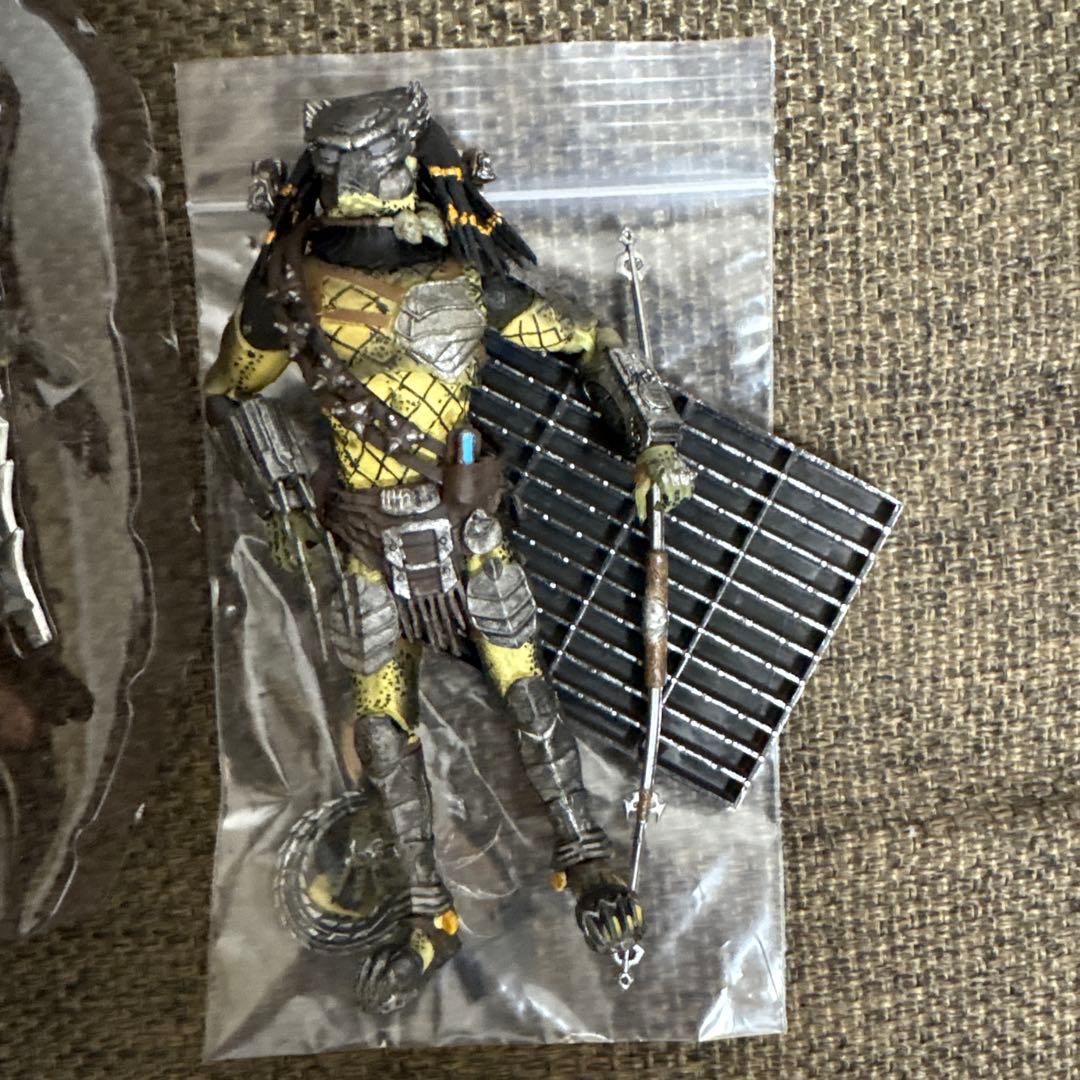 N*M様 プレデター フィギュア3体