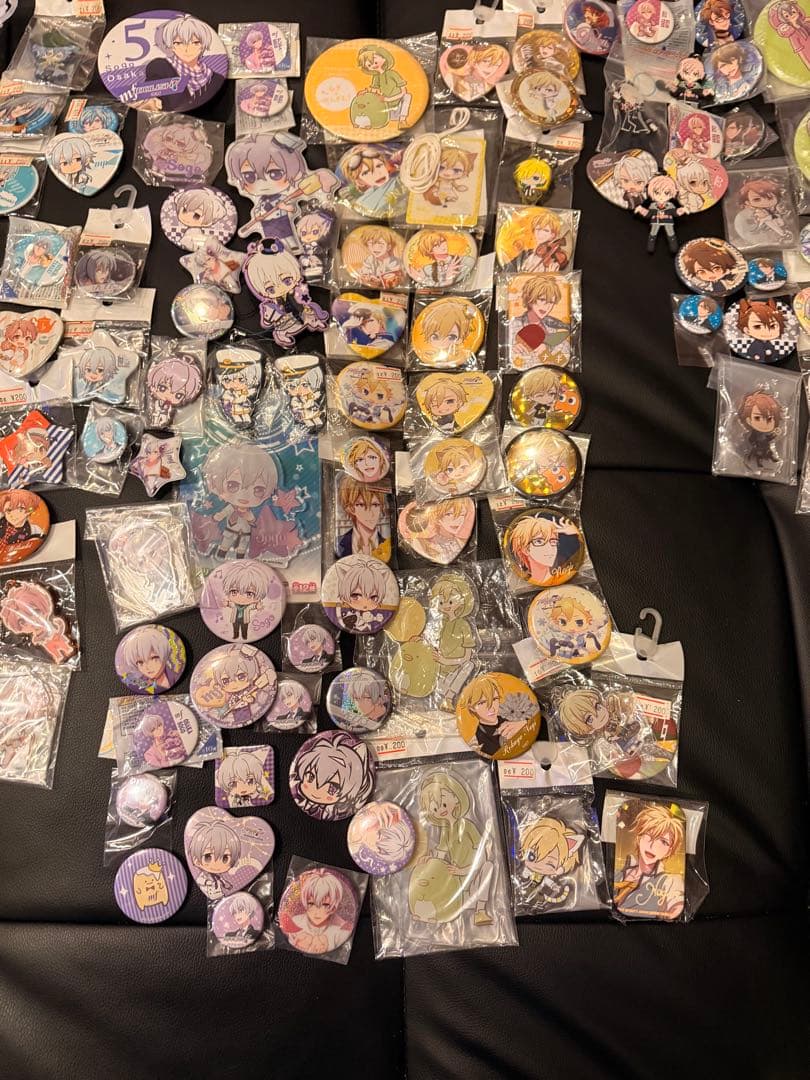 アイドリッシュセブン アイナナ バッジなど約120点まとめ売り