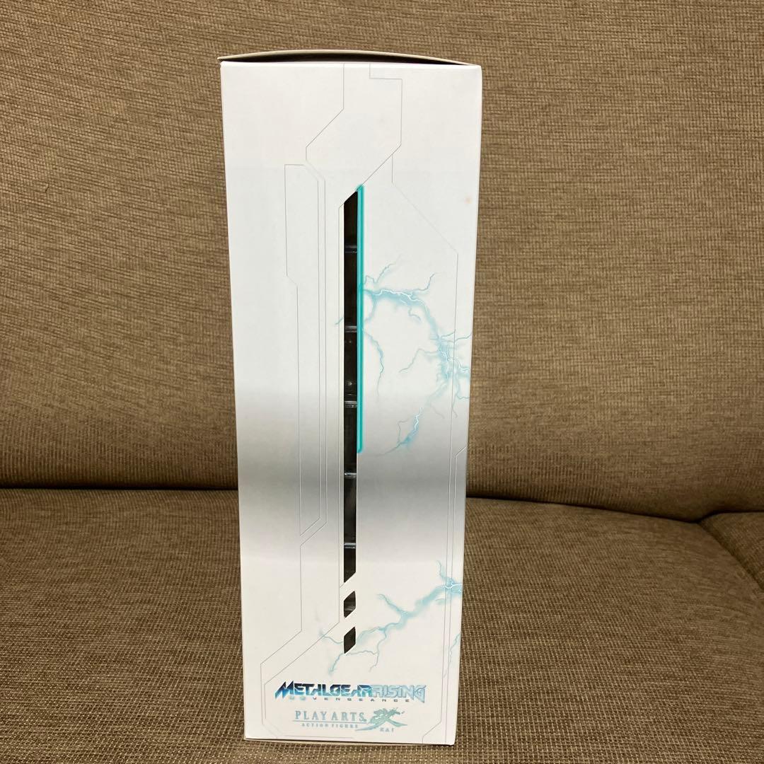プレイアーツ改 メタルギアライジング 雷電 ホワイトアーマー