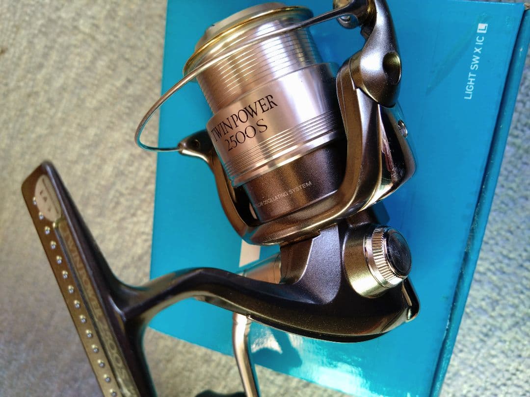 シマノ 05ツインパワー2500S