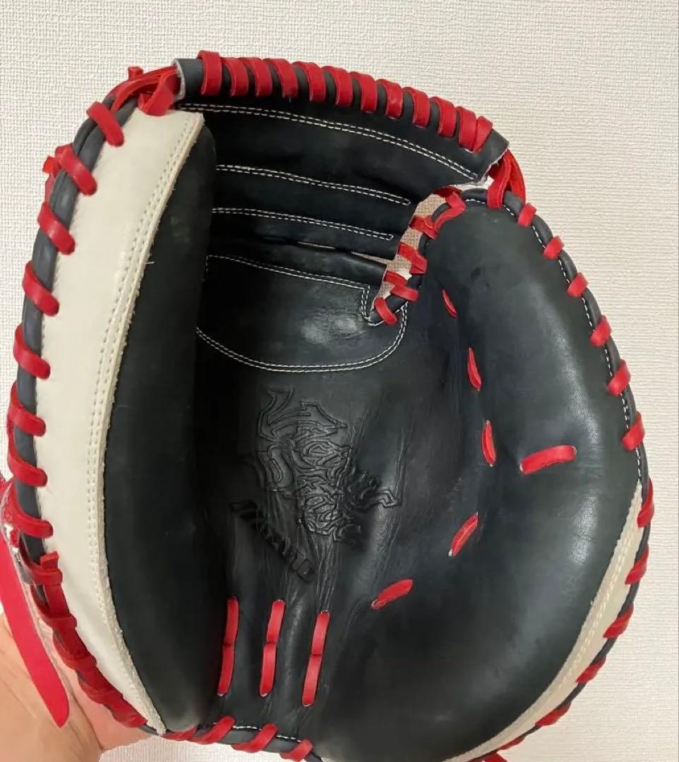 Mizuno 硬式キャッチャーミット　黒/赤 右投げ用