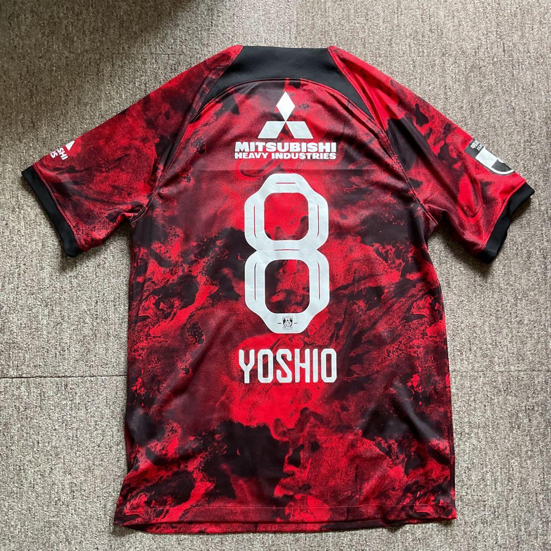 浦和レッズ　2024 ホームユニホーム　No.8 小泉佳穂　サイン入り