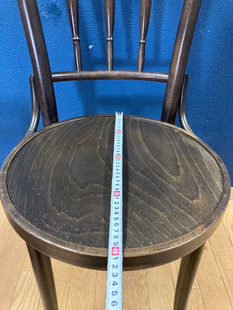 D 東ヨーロッパ　チェコ　椅子　チェア　アンティーク調　ヨーロピアン　木製　茶系